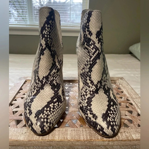 Steve Madden Snakeskin Ankle Boots- Size 7 - Picture 2 of 9